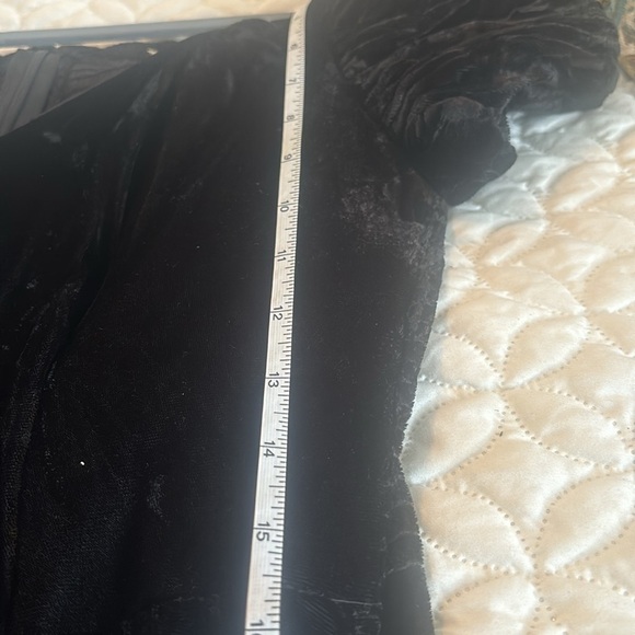 Moda Int’l Black Crushed Velvet Off Shoulder maxi Dress size 4 - Picture 9 of 9